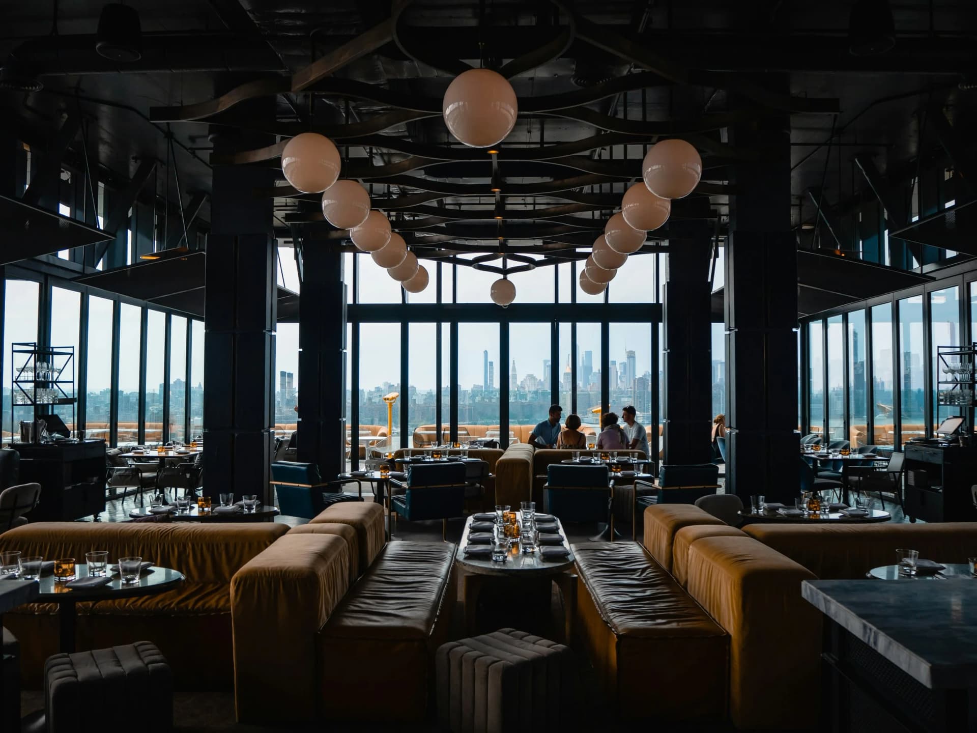 首席商務會館預約指南，享受專屬夜店氛圍