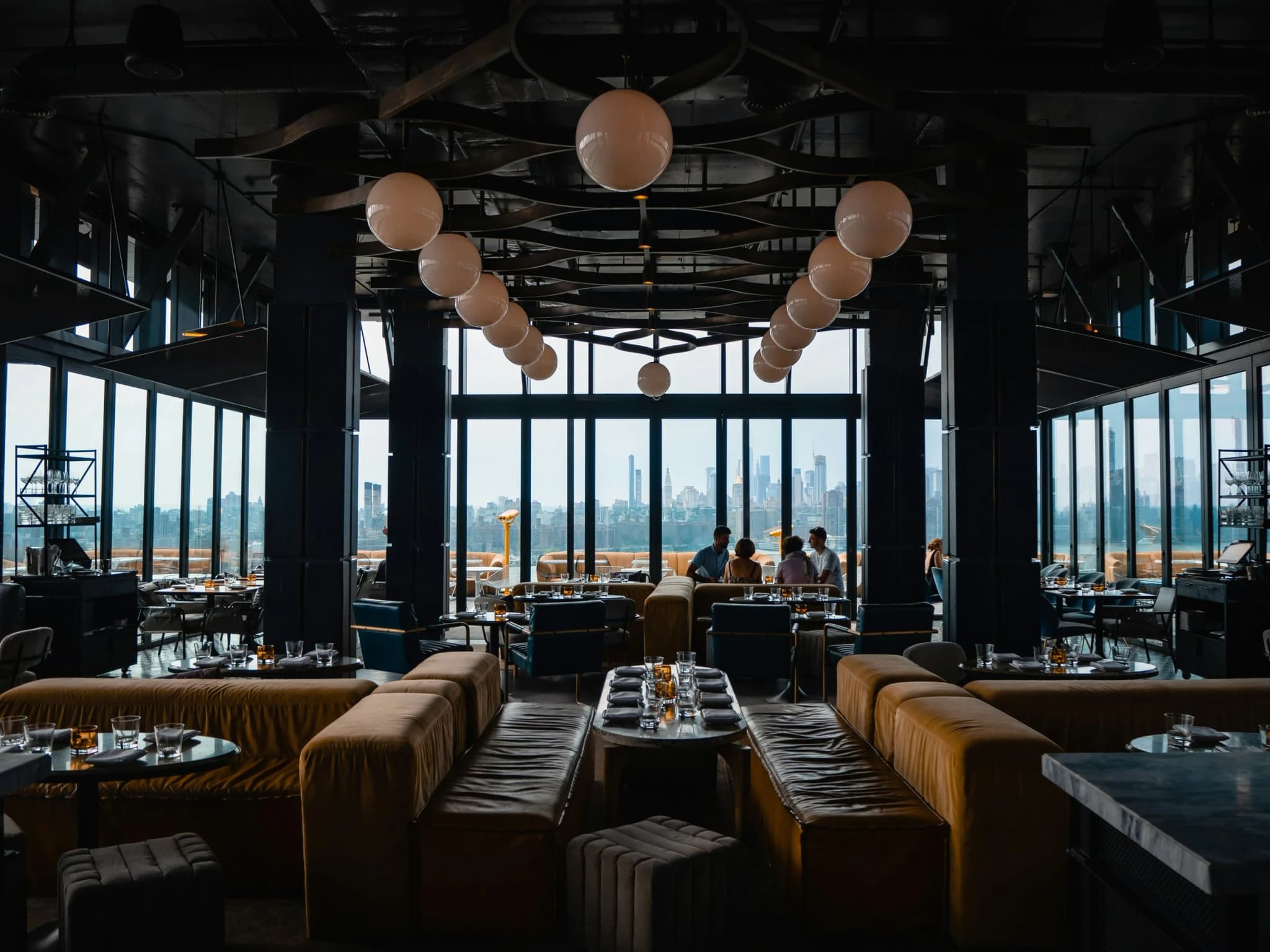 首席商務會館預約指南，享受專屬夜店氛圍