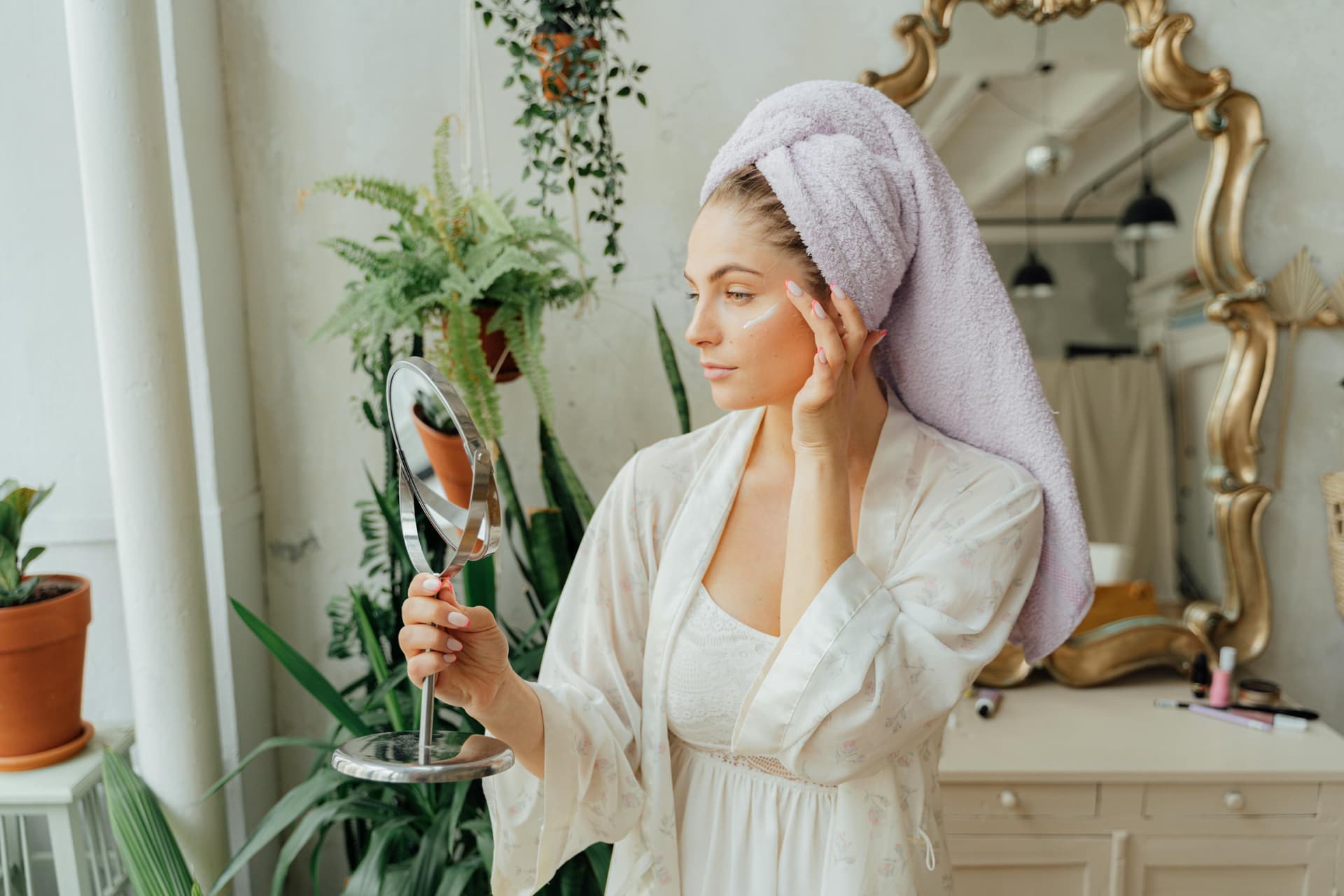 Acne Treatment Facial Near Me – Effective Facials for Acne-Prone Skin