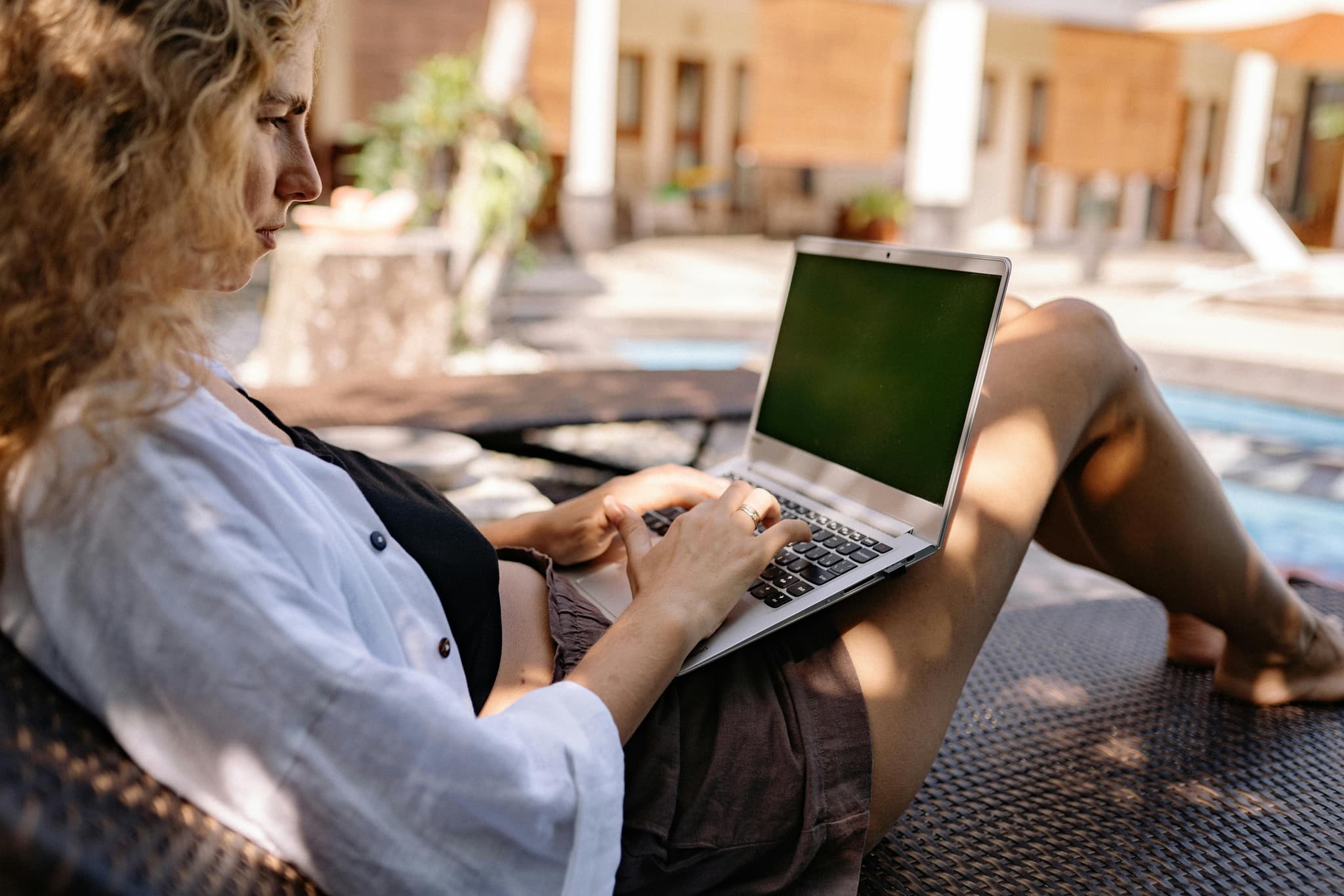 Best Side Hustles with Flexible Hours for Busy Professionals