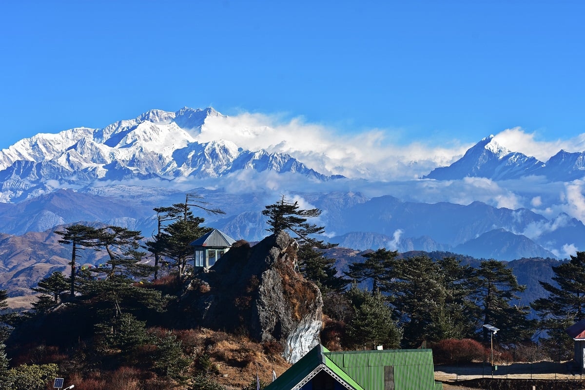 Sandakphu Trek by Sandakphu Trek: Discover Kanchenjunga, Lhotse, Makalu &amp; Everest