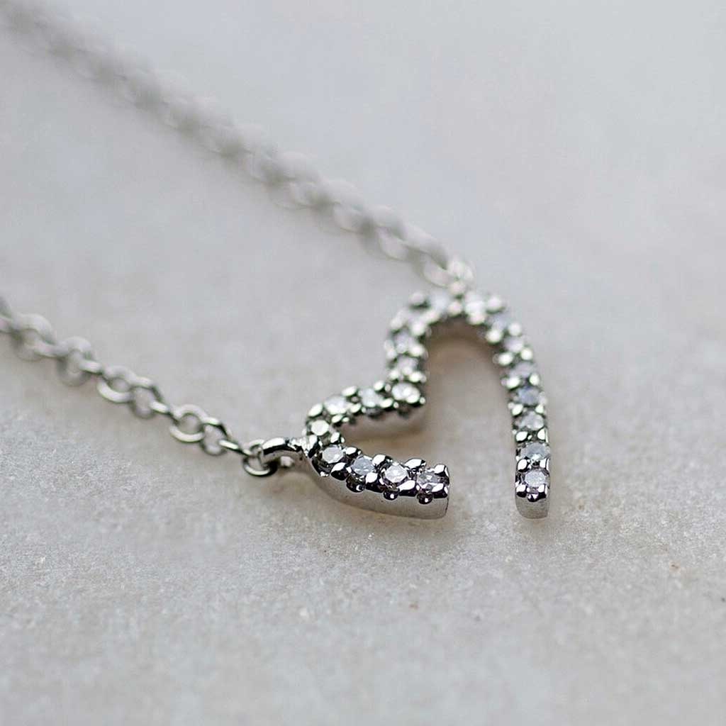 Shop Second Hand Diamond Jewellery UK for Luxury at a Better Price