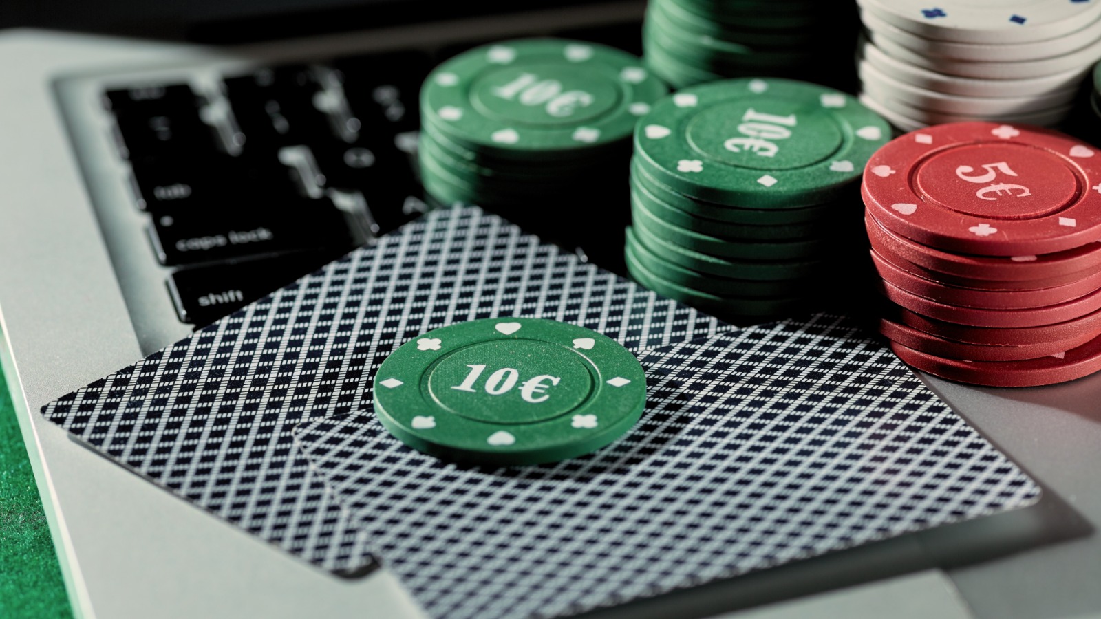 Panduan Lengkap Bermain qqpulsa Slot untuk Pemula dan Pro