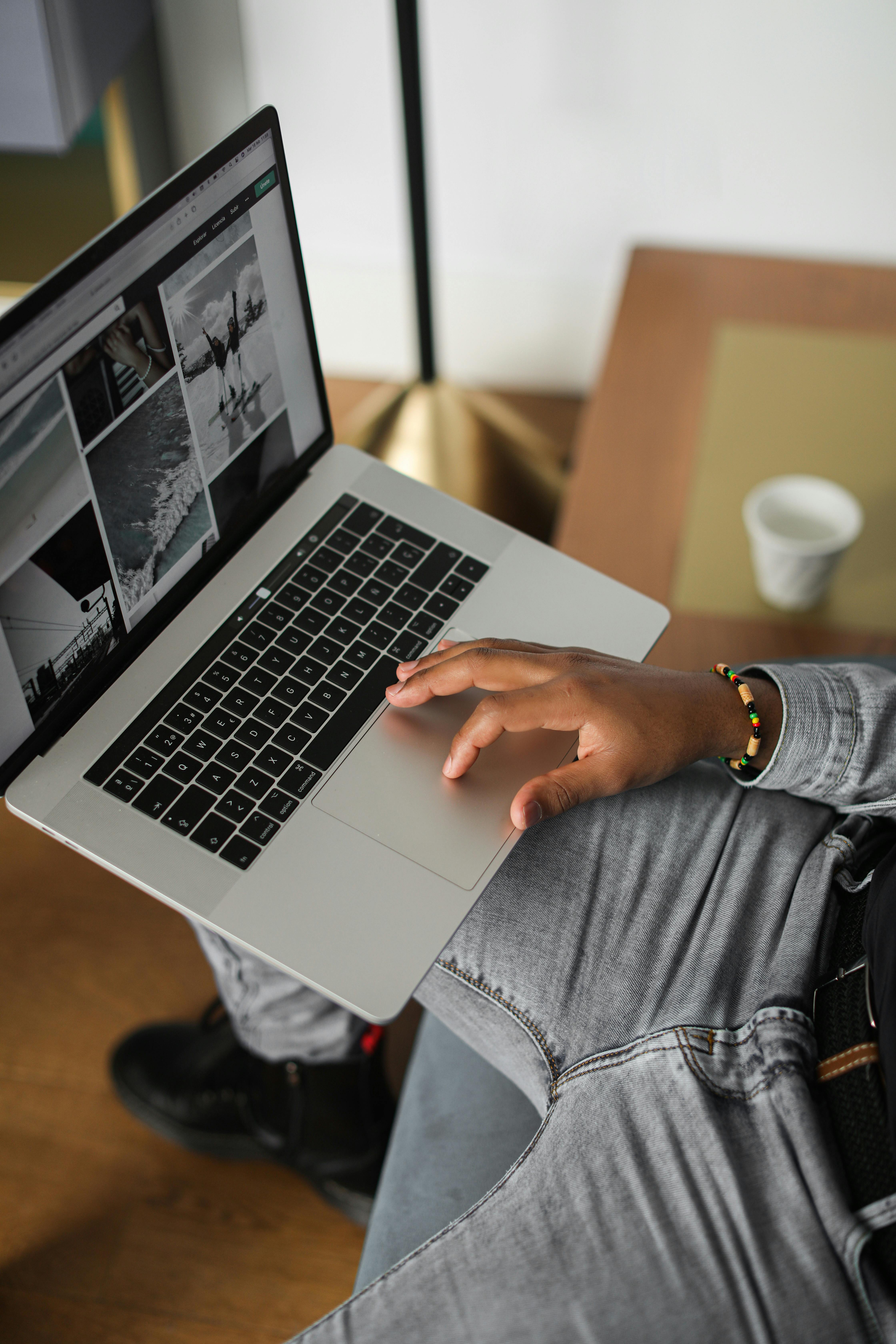WHY STUDENTS PREFER TO BUY NURSING CAPSTONE PAPER ONLINE