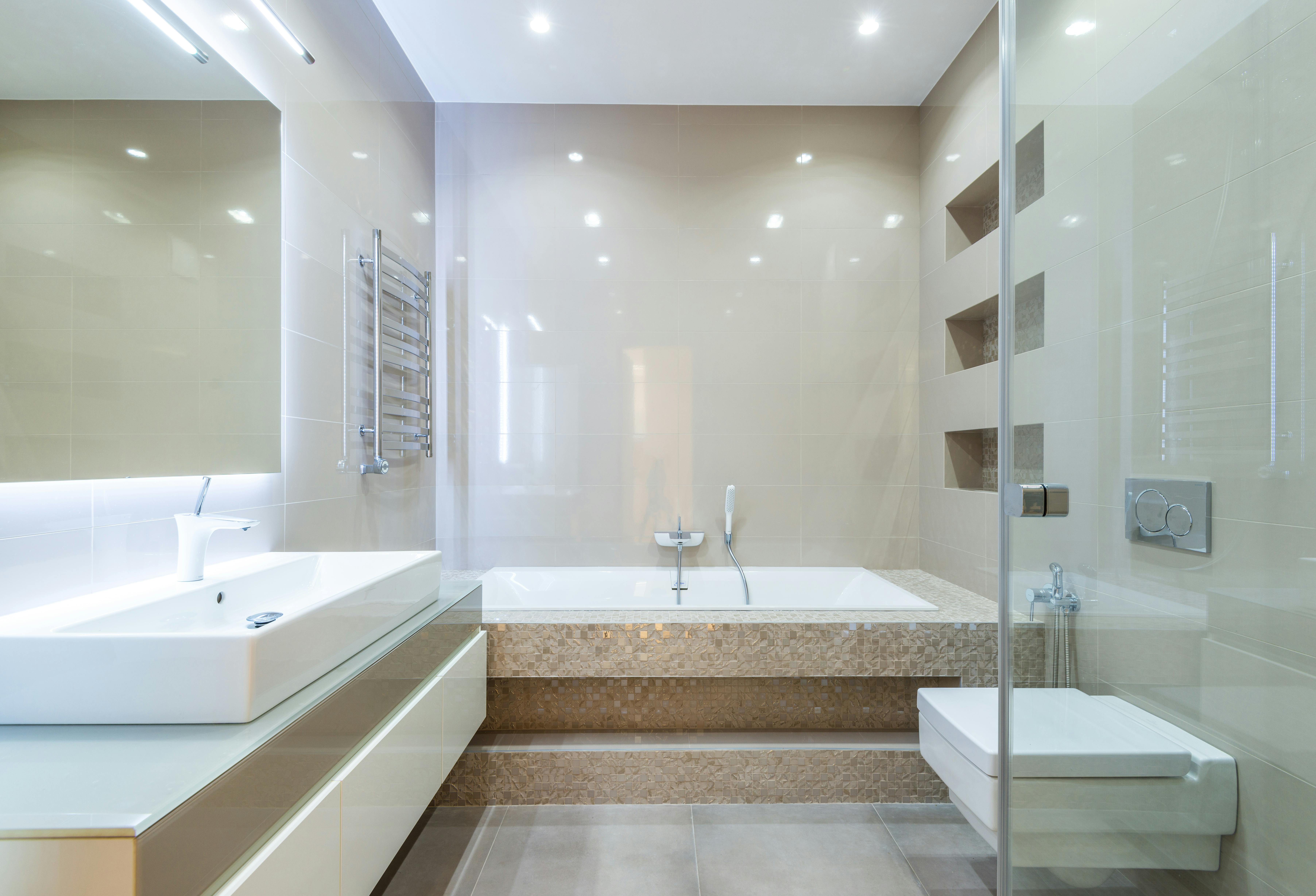 Expert Bathtub Refinishing for Long-Lasting Beauty