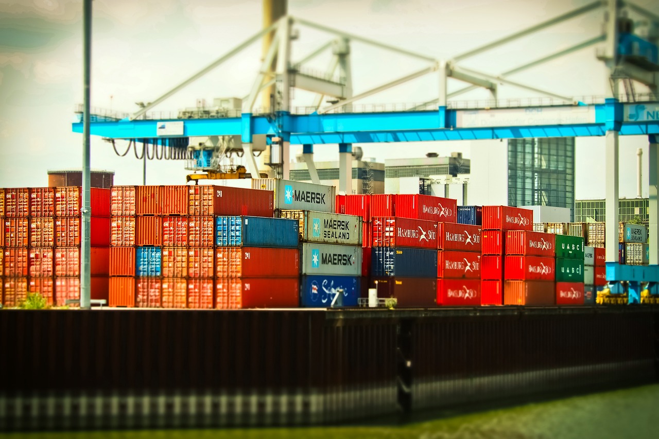 Effective Strategies for Managing FTL Freight in Today's Market