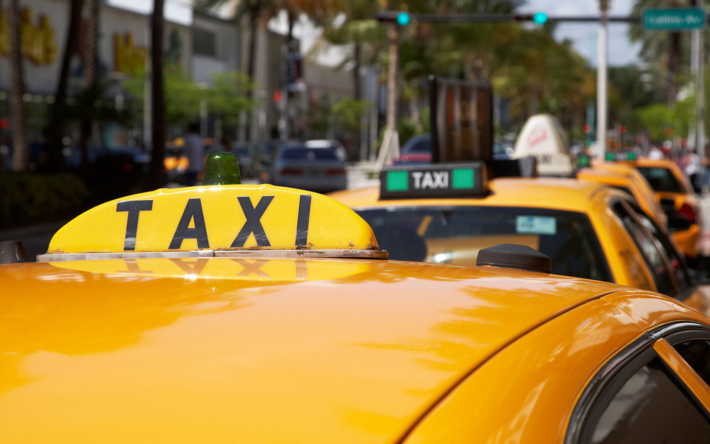 Airport Taxi Transfers from Walton-on-Thames – Safe & On-Time